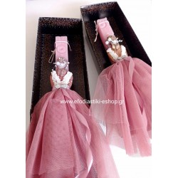 Πασχαλινή λαμπάδα ροζ με σχέδιο κορίτσι-φόρεμα